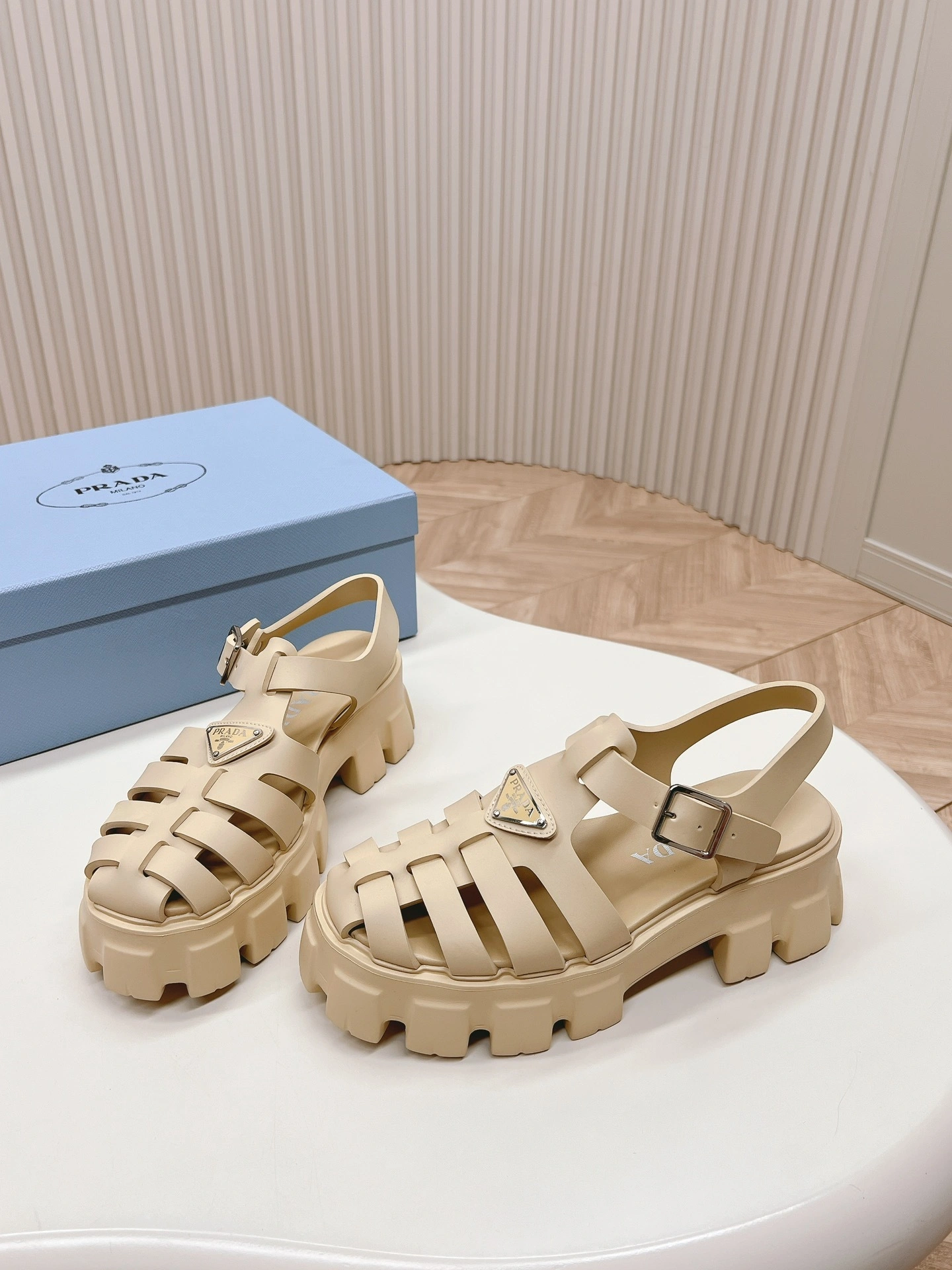 COCO--- Pr141 1X853M_3LKK_F0482_F_DD55 1X853M_3LKK_F0482_F_055 Thick soles：5.5cm item:D-X062E2008W